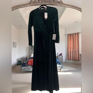 NWT Love x design green velvet dress